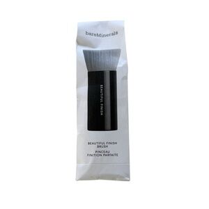 bareMinerals BEAUTIFUL FINISH FOUNDATION BRUSH. BRAND NEW